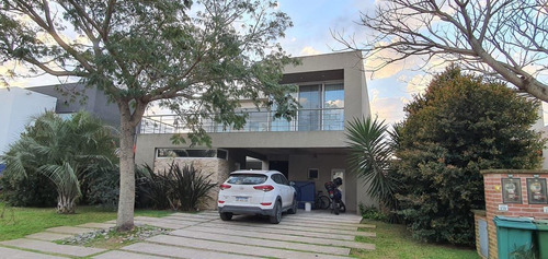 Imagen 4 de 21 de Casa Con Diseño - Los Lagos- Nordelta