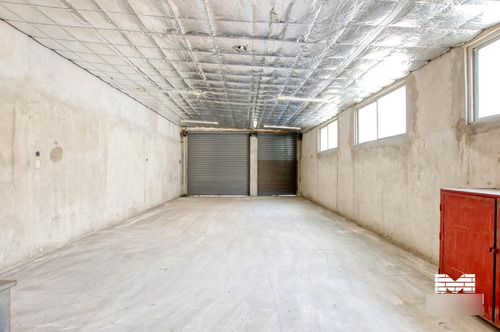Imagen 8 de 30 de Depósito Y Casa De 3 Ambientes Con Patio Terraza Y Cochera Varios Autos