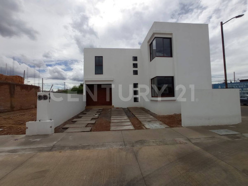 Casa En Venta En Espíritu Santo, San Juan Del Río, Querétaro.