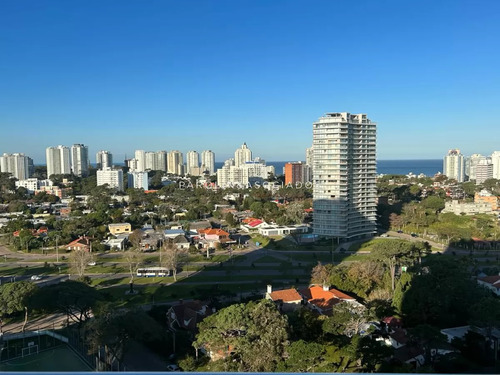 Departamento De 2 Dormitorios En Miami Boulevard, Punta Del Este