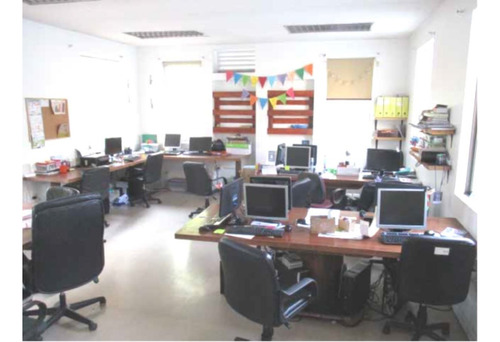 Casa En Venta De 11 Dorm. En Ñuñoa