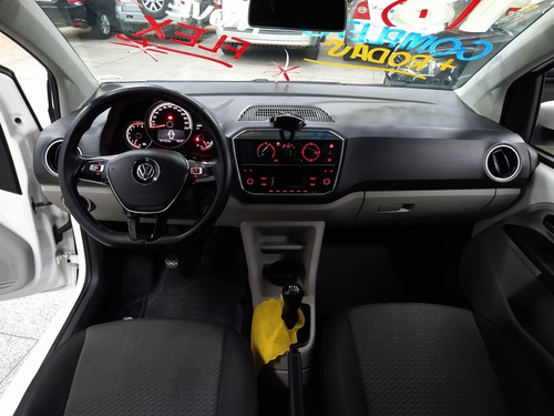 Imagem 14 de 15 de Volkswagen Up! 2018 1.0 Move 5p