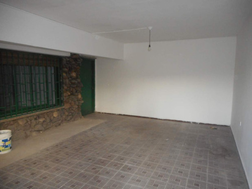 En Alquiler! Casa 3 Dormitorios - Patio C Asador Cochera ¡pleno B Jardin!