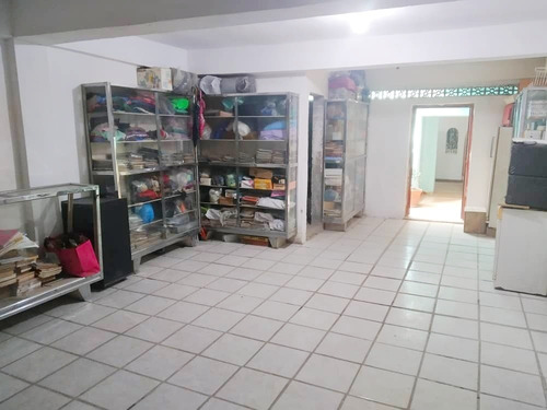 Imagen 2 de 12 de Casa En Venta Punta Brava Calle Guaicaipuro Oeste Los Teques