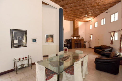 Venta Casa 4 Amb En Flores Cochera, Apto Credito