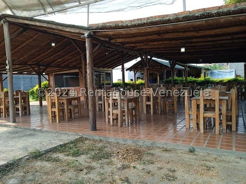 Dayana Saez Vende Hermosa Granja En Zona Privilegiada Con Los Servicios Básicos Constantes, Un Lugar Gastronómico Con Ambientes Campestres Y Tranquilos Que Podrás Disfrutar Junto A Tu Familia.