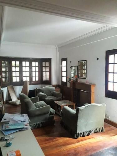 Chalet En Venta De 4 Ambientes