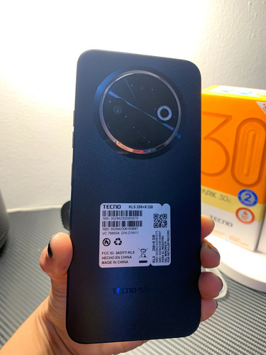 Celular Tecno Spark 30c Dual Sim 256gb 16gb (8gb + 8gb) Negro (Usado)