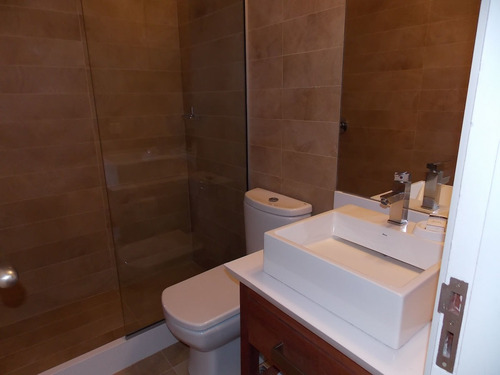 Casa En Venta De 5 Dormitorios En Península