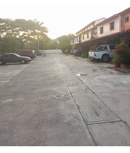 Imagen 2 de 15 de Marisol Castro Alquila Townhouse En San Diego | Carabobo | Res. Aves Del Paraíso | Atth-243