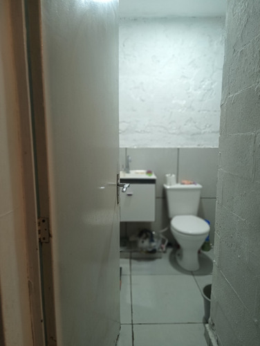 Apartamento Com 2 Quartos E Banheiro