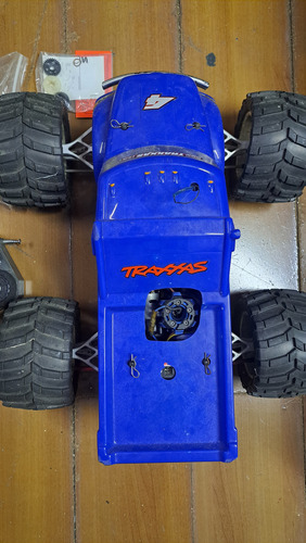 Traxxas T-maxx 1/8 Big Glow Foot Troco Rodas Pneus (Usado)