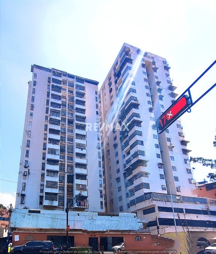 Venta De Apartamento En La Avenida Sucre