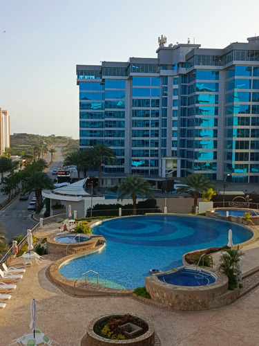 Apartamento En Alquiler Fijo, Blue Bay Playa Moreno. Pampat