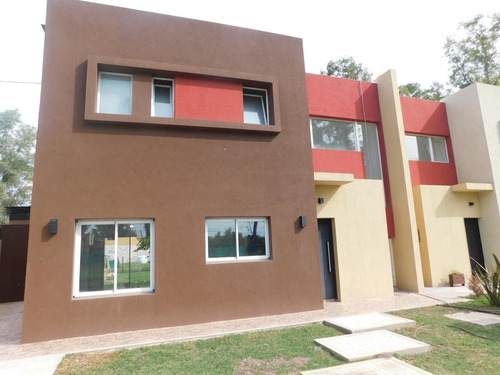 Imagen 2 de 18 de Casa En Venta - Francisco Alvarez