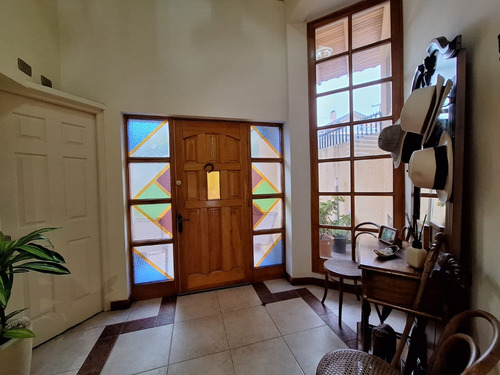 Excelente Casa De 4 Dormitorios En Los Almendros Reñaca