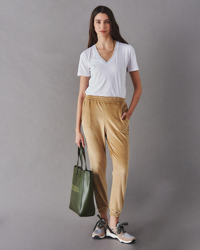Imagen 4 de 6 de Jogger Desiderata Velvet Basic Color Tostado Para Mujer