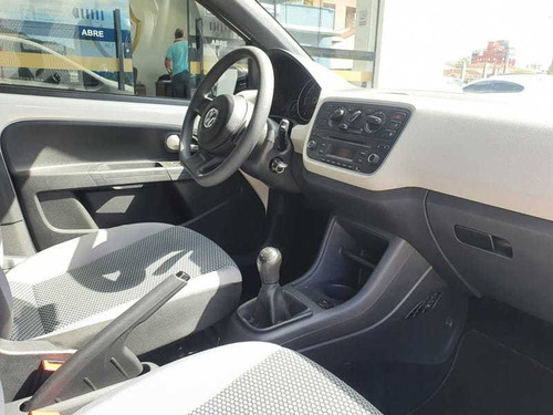 Imagem 8 de 9 de Volkswagen Up Track 1.0 12v 5p 2017