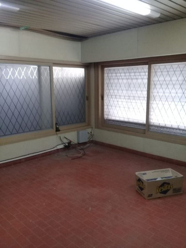 Galpón En Alquiler De 400m2 Ubicado En Caseros