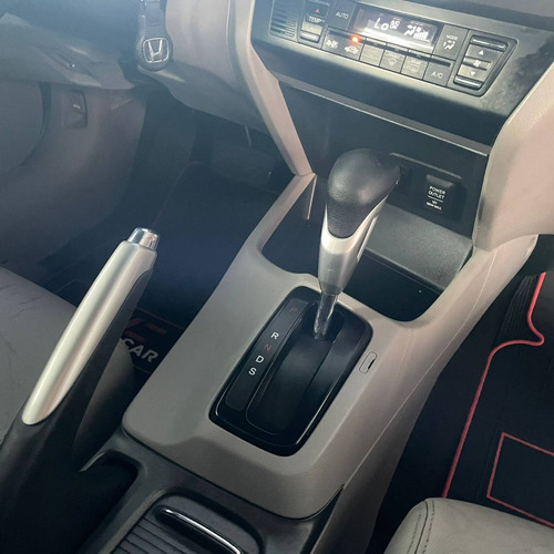 Imagem 11 de 15 de Honda Civic 1.8 Lxl 16v Flex 4p Automático