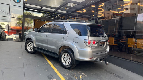 Toyota Hilux SW4 SRV D4-D 4x4 3.0 TDI Dies. Aut