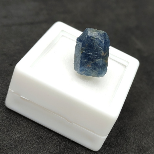 Zafiro Azul / Corindón Azul Hexagonal - Piedra Preciosa