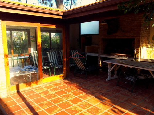 Excelente Casa En Venta En Playa Mansa, Punta Del Este- Ref: 5514