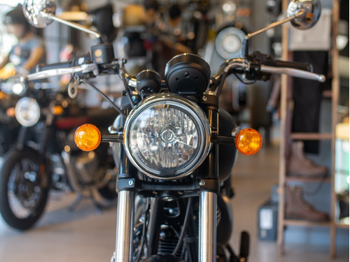 Imagen 13 de 25 de Royal Enfield Meteor 350 Stellar Negra Reserva
