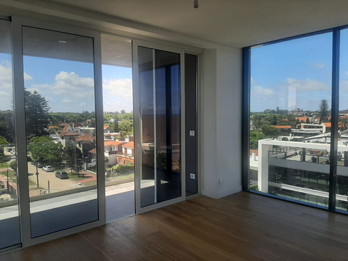 Venta Apartamento Carrasco 3 Dormitorios En Primera Linea