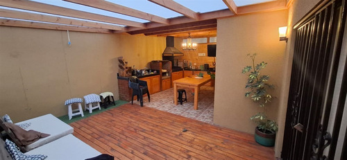 Casa En Arriendo De 3 Dorm 2 Baños. En Puente Alto
