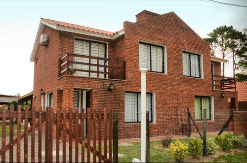 Casa Alquiler Dos Dormitorios A Una Cuadra Del Mar