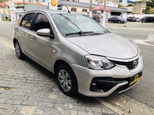Toyota Etios 1.5 XS SEDAN 16V FLEX 4P AUTOMÁTICO