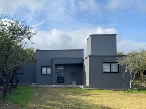 Casa A Estrenar-carpintería (zona Céntrica)