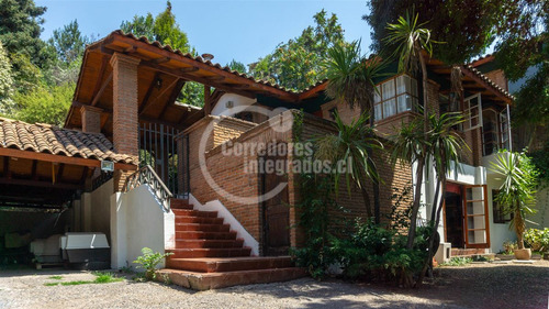 Casa En Venta De 5 Dorm. En Lo Barnechea