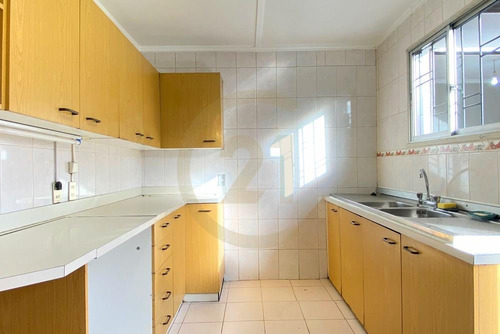Casa En Venta, 4 Dormitorios, Las Condes