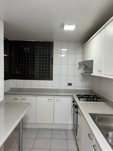 Depto. En Arriendo 4d + 3b + 2e + 1b - Flor De Azucena / Los