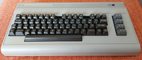 Computador Commodore C64 - Funcionando !
