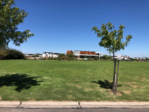 Imagen 4 de 6 de Lote Al Río - Barrio Náutico Albanueva - 1103m2