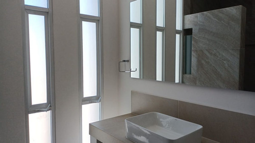 Se Vende Casa En El Encino, Pasillo Lateral, Estudio O 4ta Rec En Pb, Lujo