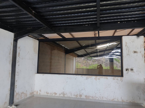 Imagen 14 de 17 de Grecia Nassaralianh En Venta Galpón, En Zona Industrial Castillito 0412-8669181