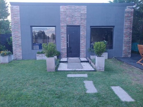 Dueño Vende Casa Principal Y Casa De Caseros O Para Renta Con Pileta Cercada Parque Frutales Garaje 48 M2 Barrio Semi Cerrado De Quintas, Ideal Vivienda Permanente, Zona Muy Segura.