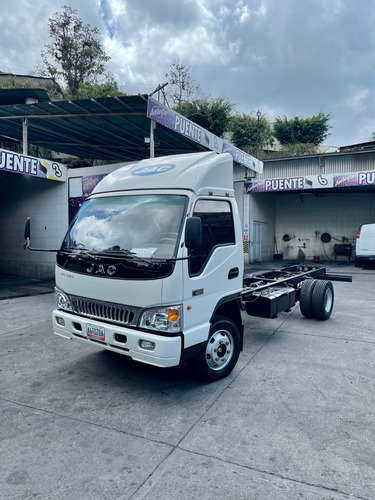 Camion Jac Hfc 1061 Chasis Largo Balnco
