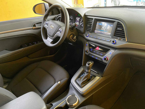 Hyundai Elantra 2.0 16v Flex 4p Automático