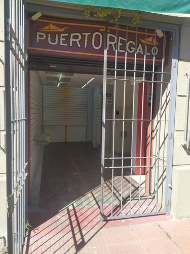 Local Mercado Del Puerto