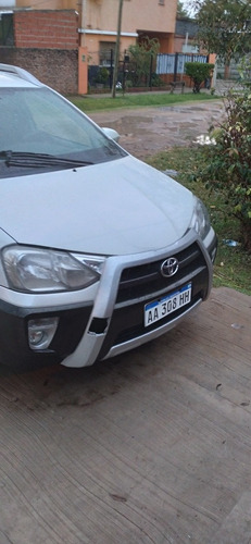 Toyota Etios 1.5 Cross 2015