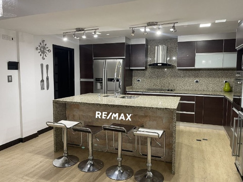 Imagen 5 de 20 de Re/max 2mil Vende Townhouse En Urb. Manantiales Los Robles