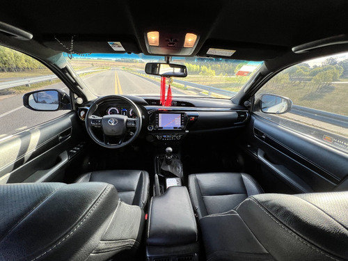 Imagen 7 de 15 de Toyota Hilux 2.8 Cd Srx 177cv 4x2