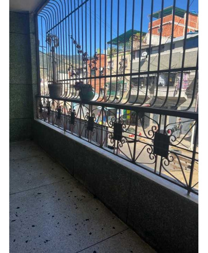 Vendo Edificio 580m2 Catia 8162