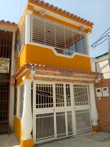 Se Vende Casa Con Anexo En Naguanagua, Urb. Nueva Esparta G15-01