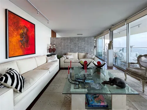 Departamento En Venta De 2 Dorm. En Las Condes